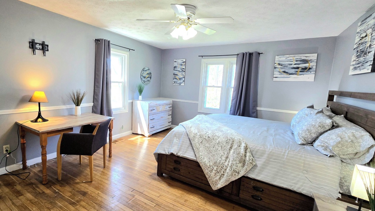 Photo of Bedroom in Olmsted Falls