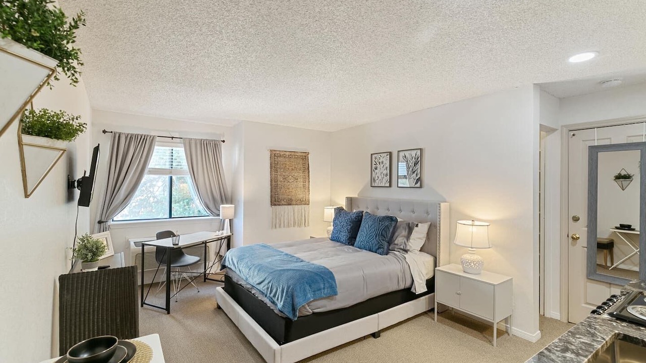 Photo of Bedroom in Englewood