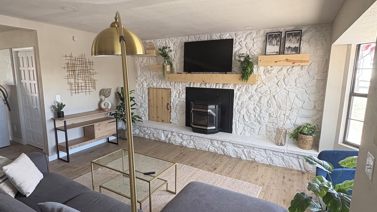 Photo of Livingroom in Farmington