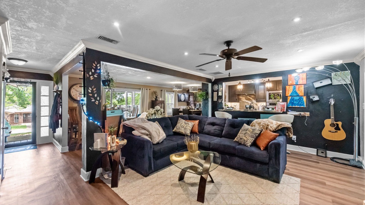Photo of Livingroom in West Arlington