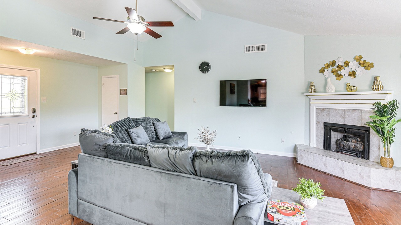 Photo of Livingroom in Pearland