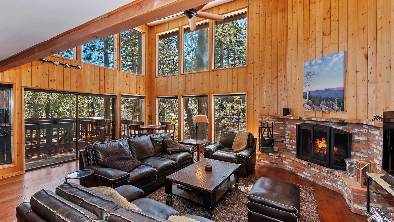 Photo of Livingroom in Green Valley Lake