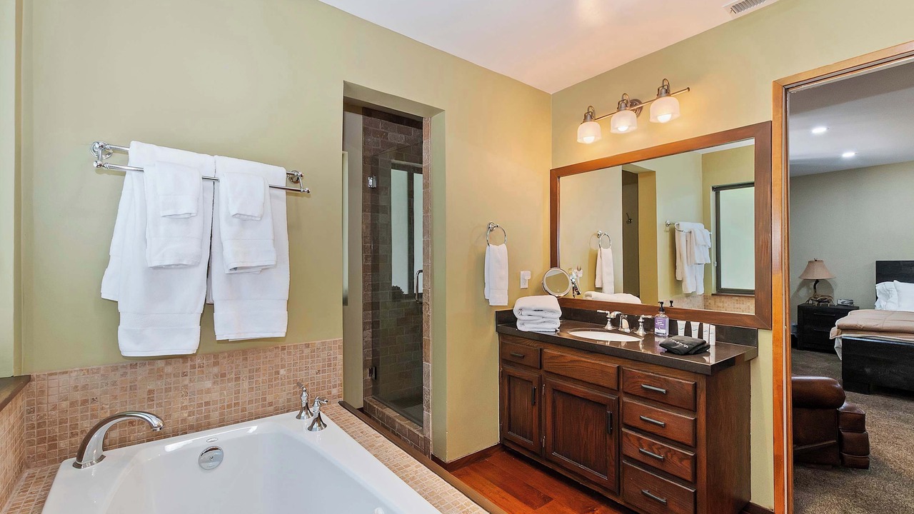 Photo of Bathroom in Green Valley Lake
