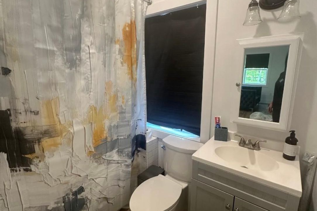 Photo of Bathroom in Red Hook