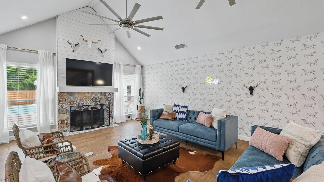 Photo of Livingroom in North Richland Hills