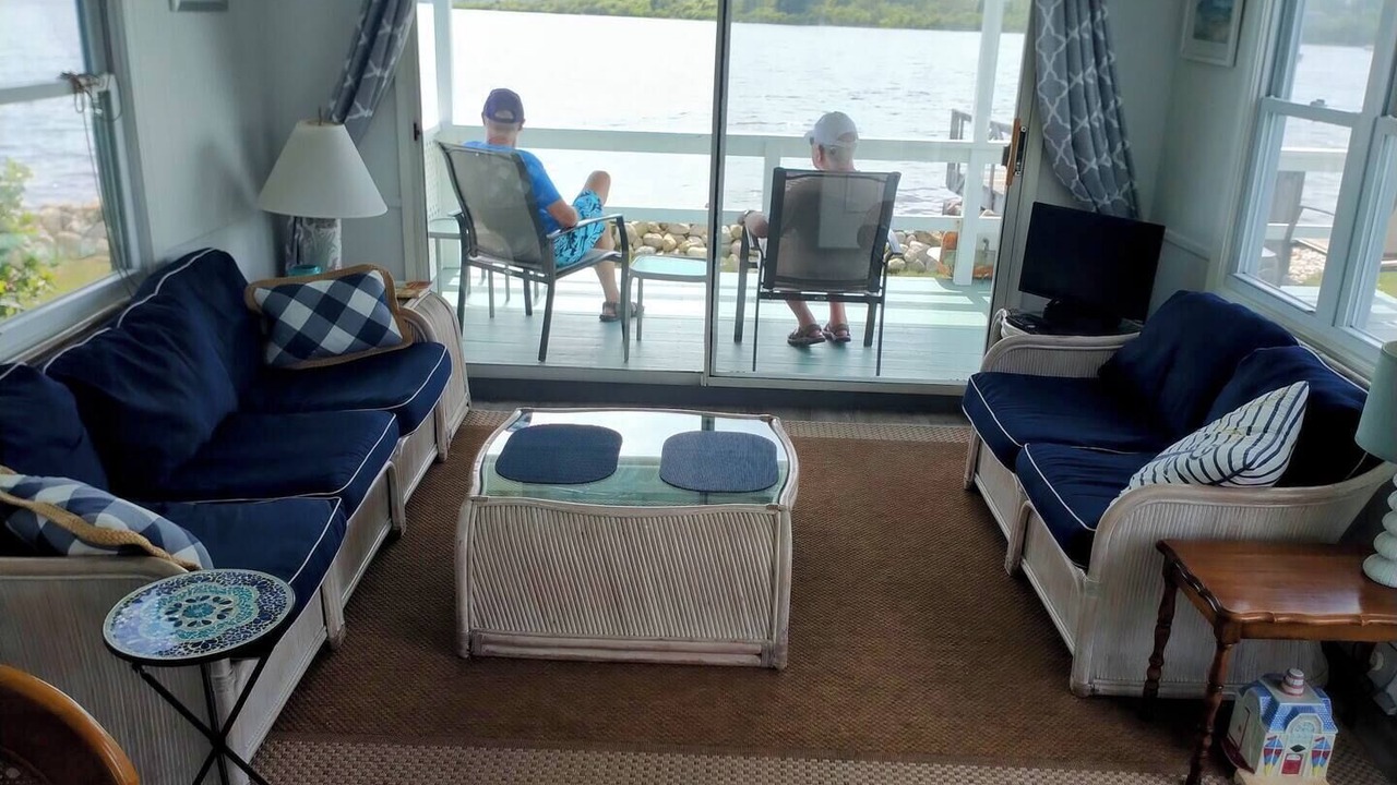 Photo of Livingroom in Snug Harbor