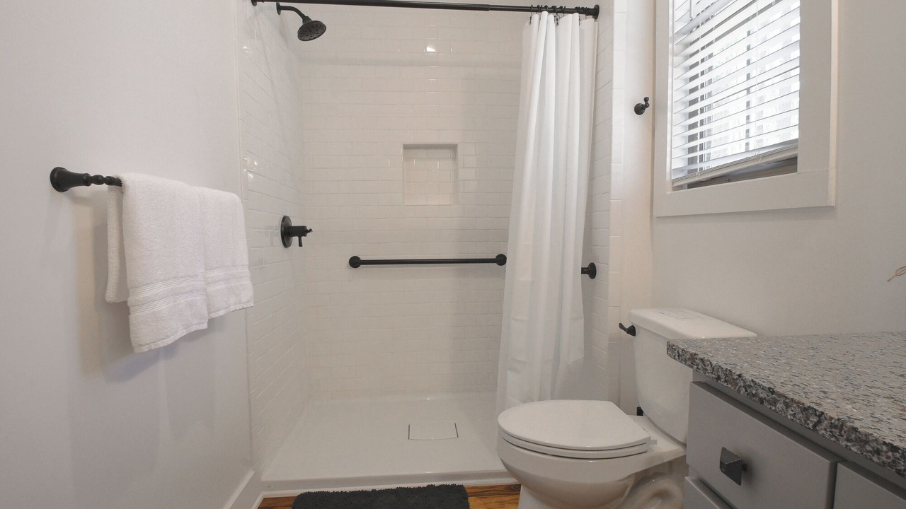 Photo of Bathroom in Little Kowaliga