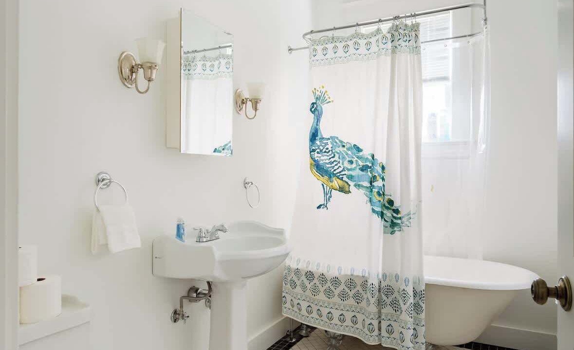 Photo of Bathroom in Mississippi District