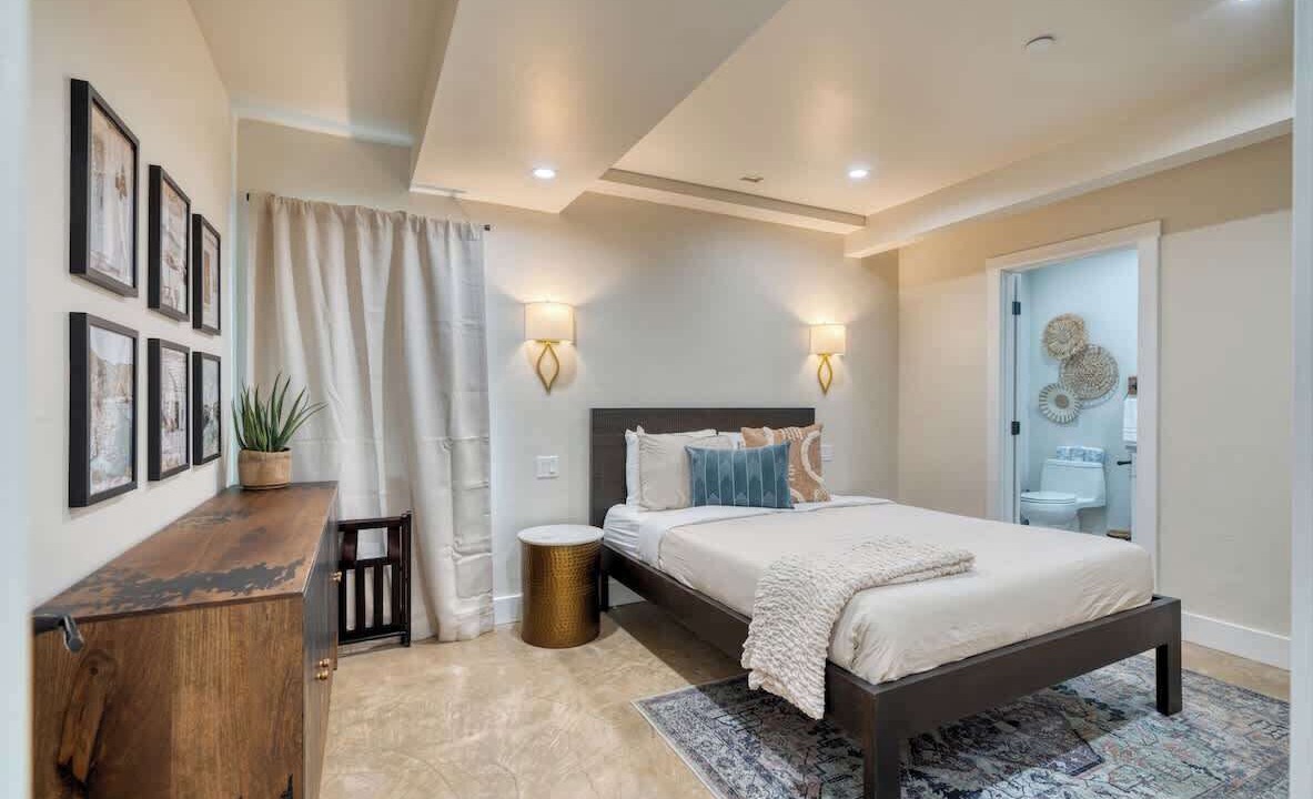 Photo of Bedroom in Mississippi District