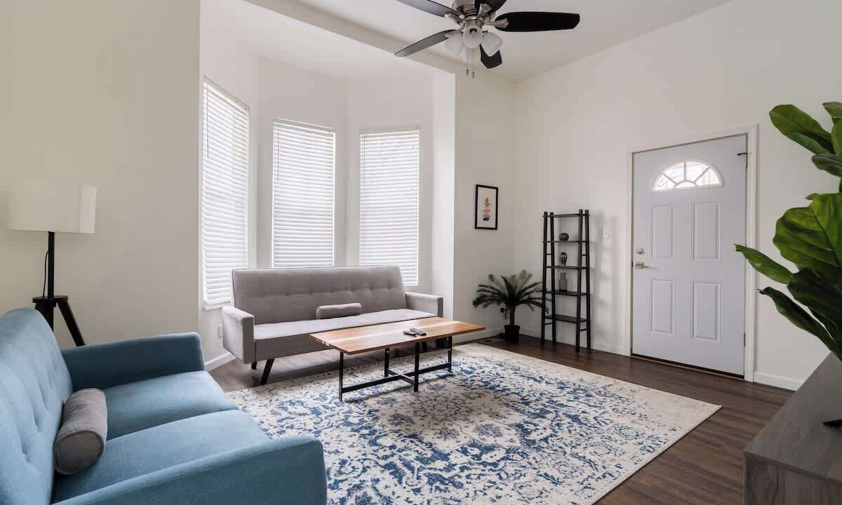 Photo of Livingroom in Hosford-Abernethy