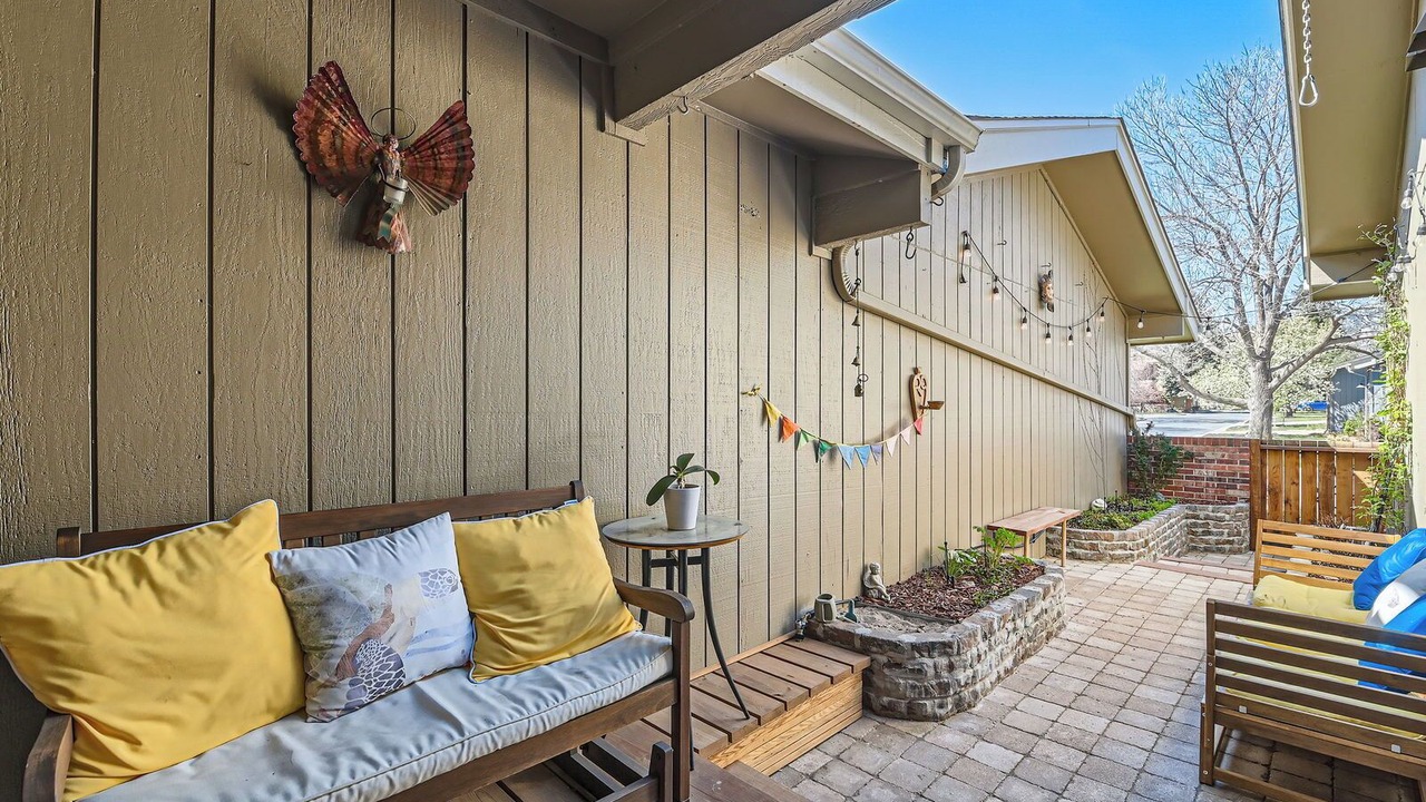 Photo of Patio Balcony in Glenwood Grove - North Iris