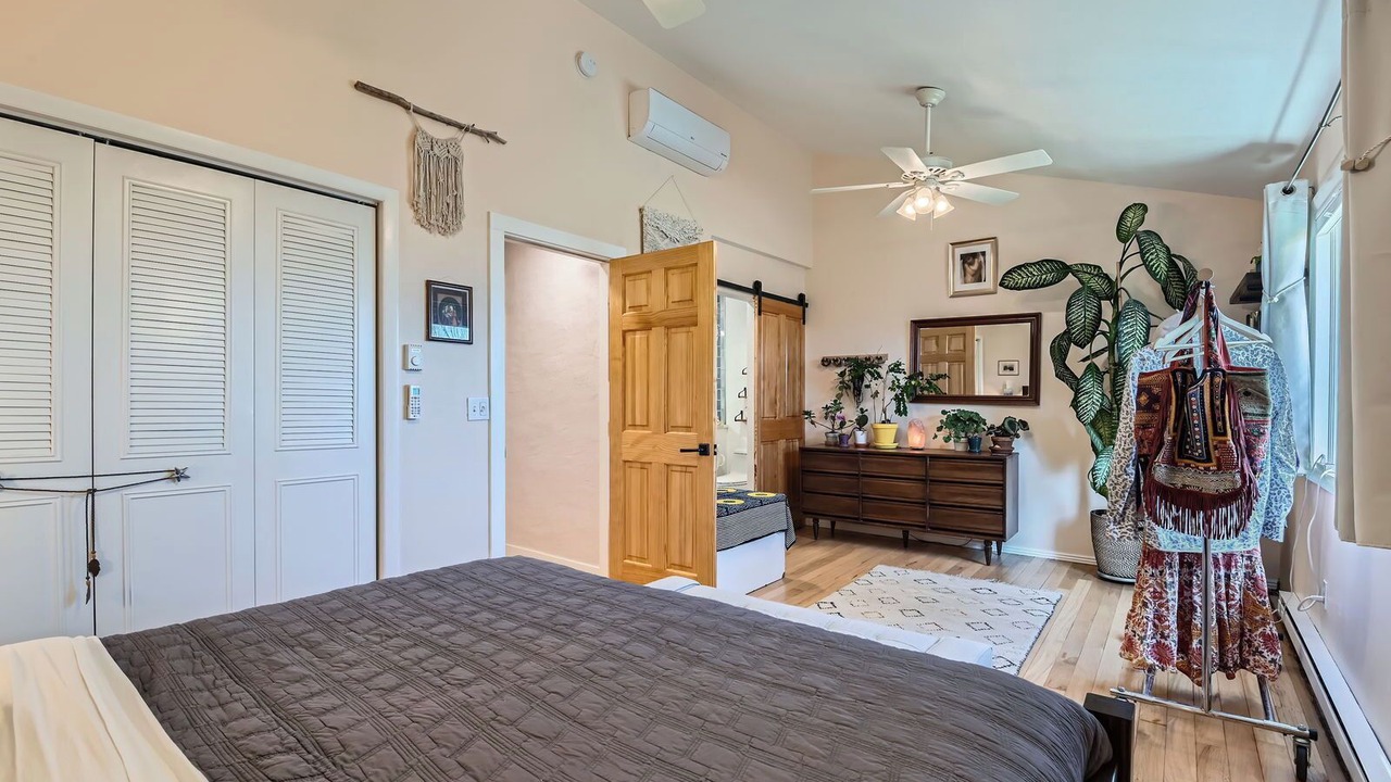 Photo of Bedroom in Glenwood Grove - North Iris