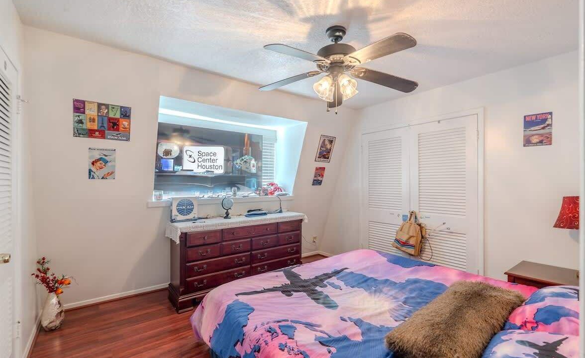 Photo of Bedroom in Nassau Bay