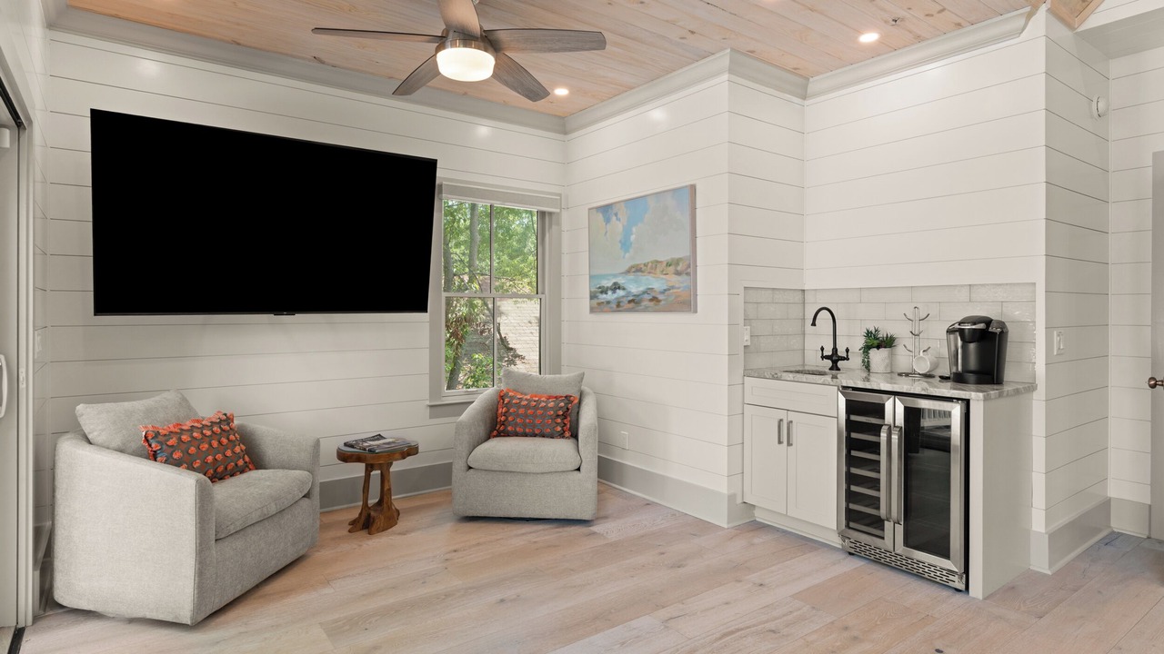 Photo of Livingroom in Demere Park