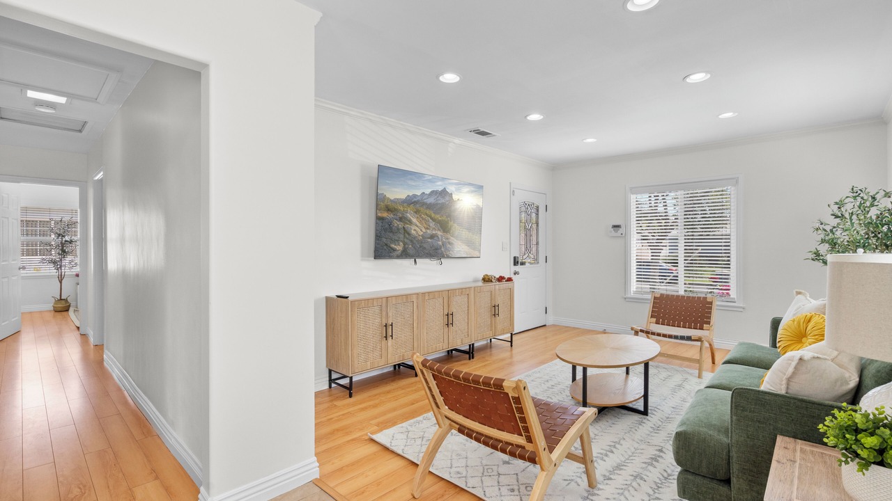 Photo of Livingroom in Burbank