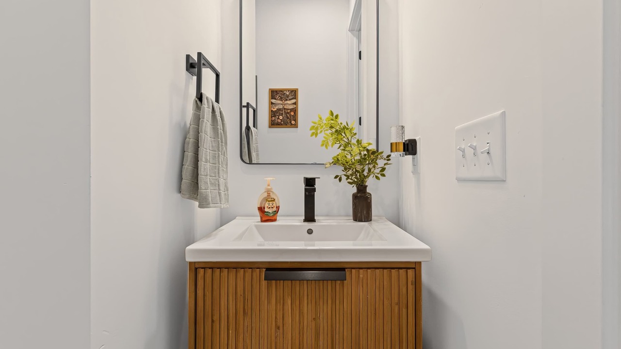Photo of Bathroom in Hurwood Heights