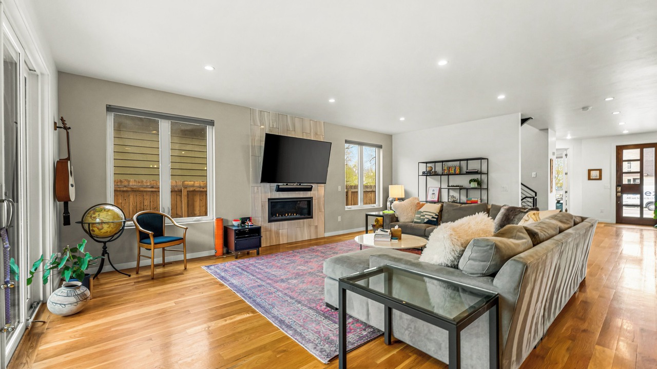 Photo of Livingroom in University Park