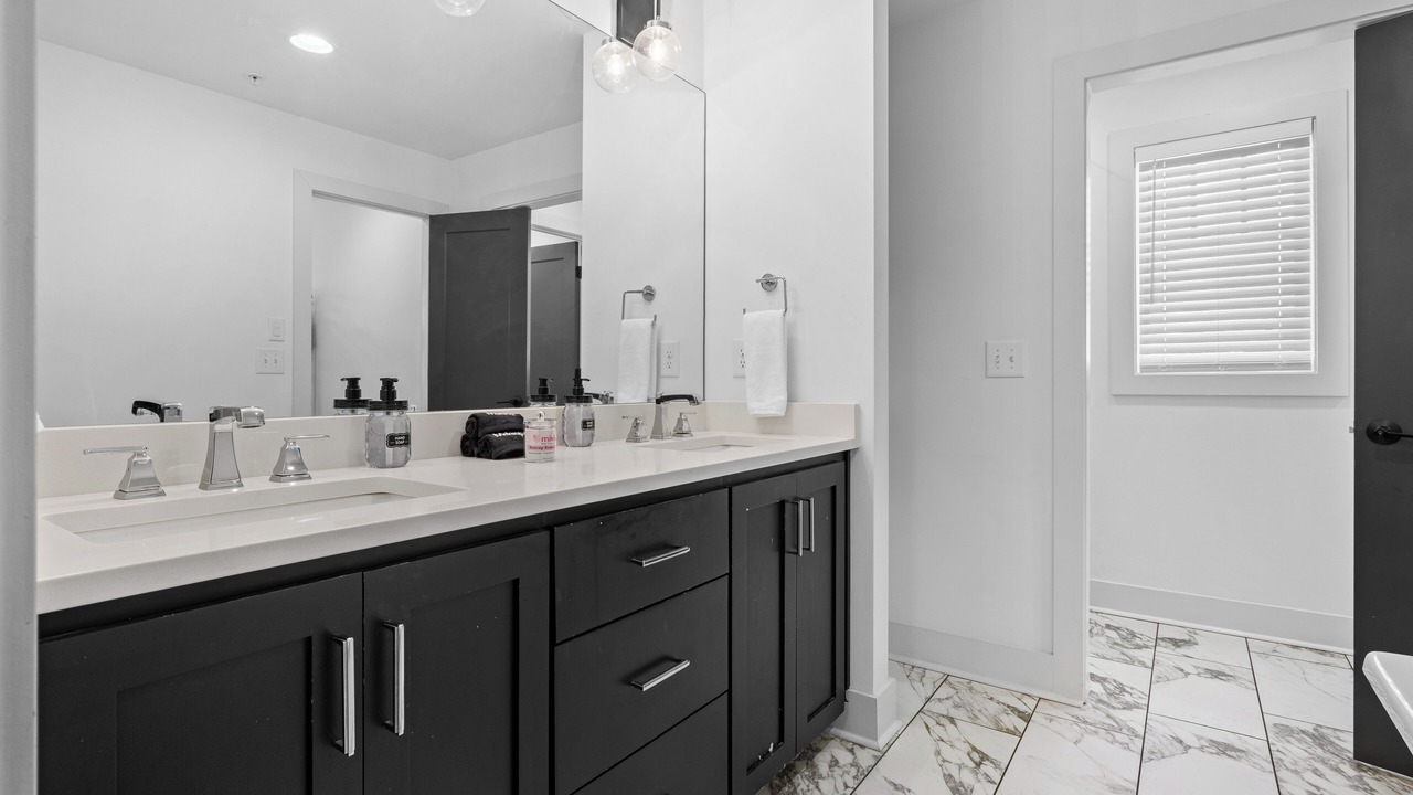 Photo of Bathroom in Eighth Avenue