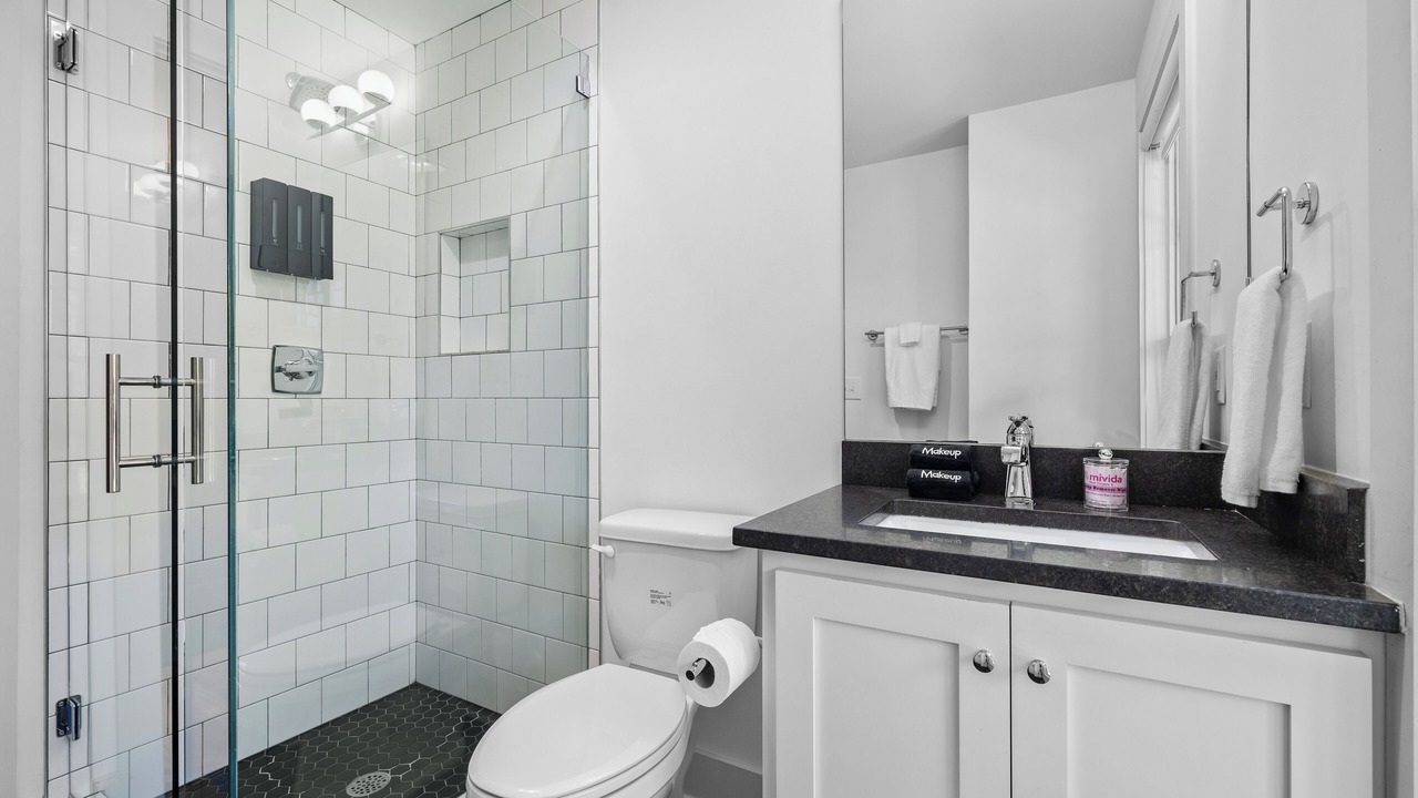 Photo of Bathroom in Eighth Avenue