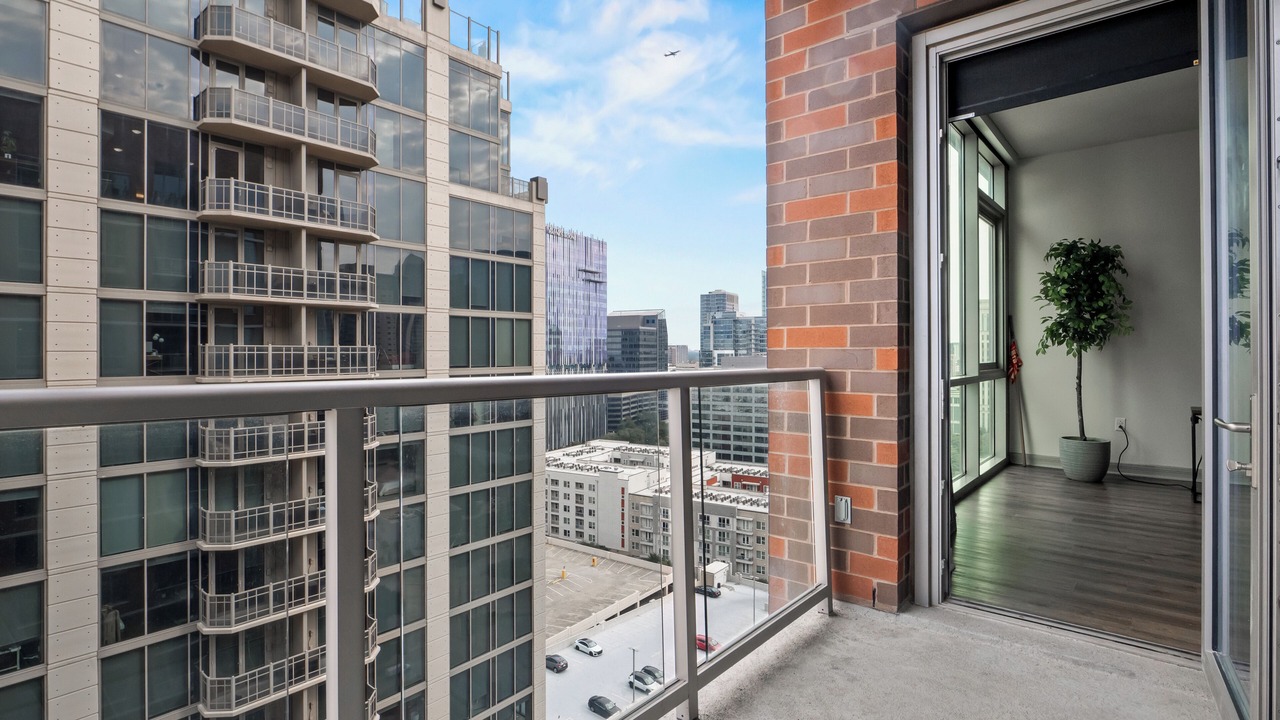 Photo of Outdoor in Uptown