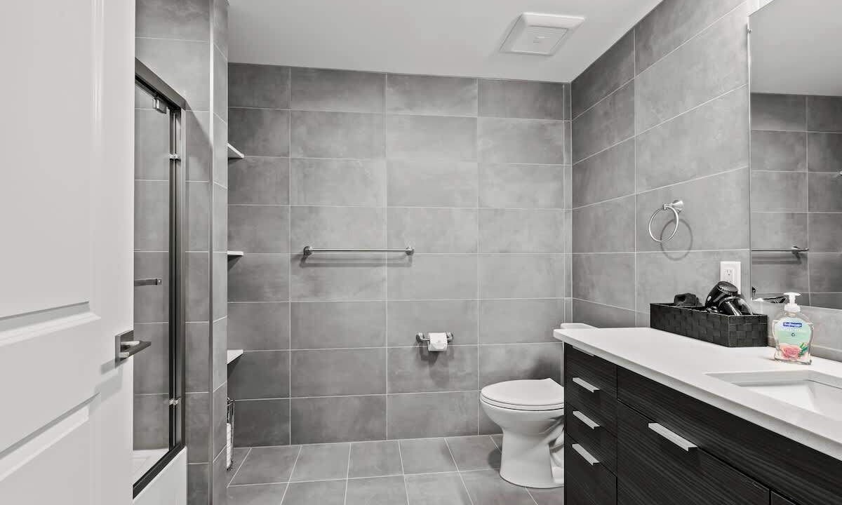 Photo of Bathroom in Old North Columbus