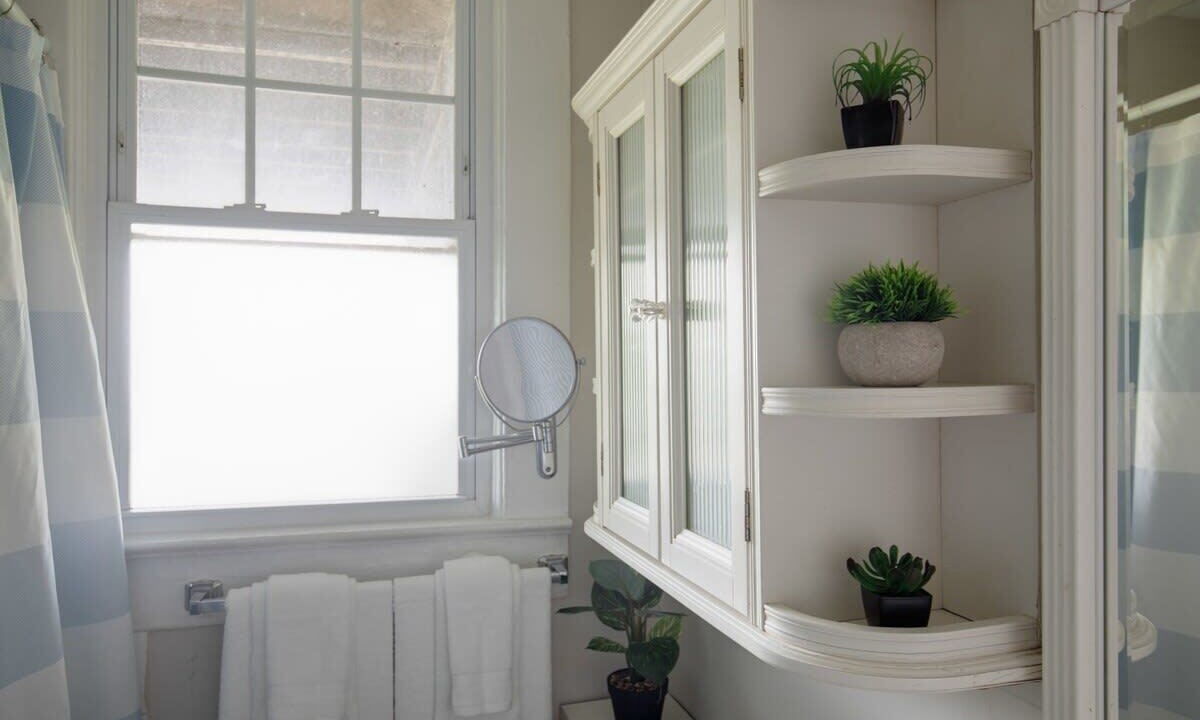 Photo of Bathroom in Redmont Park