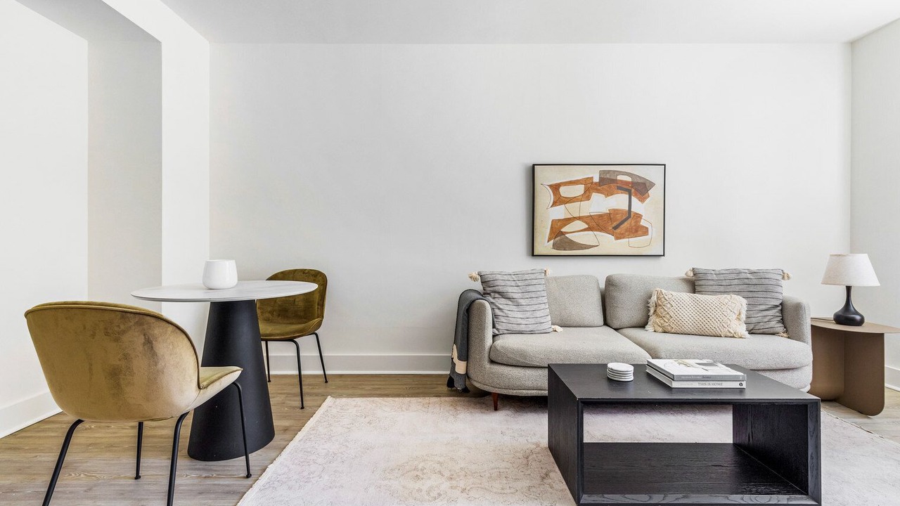 Photo of Livingroom in Hunters Point
