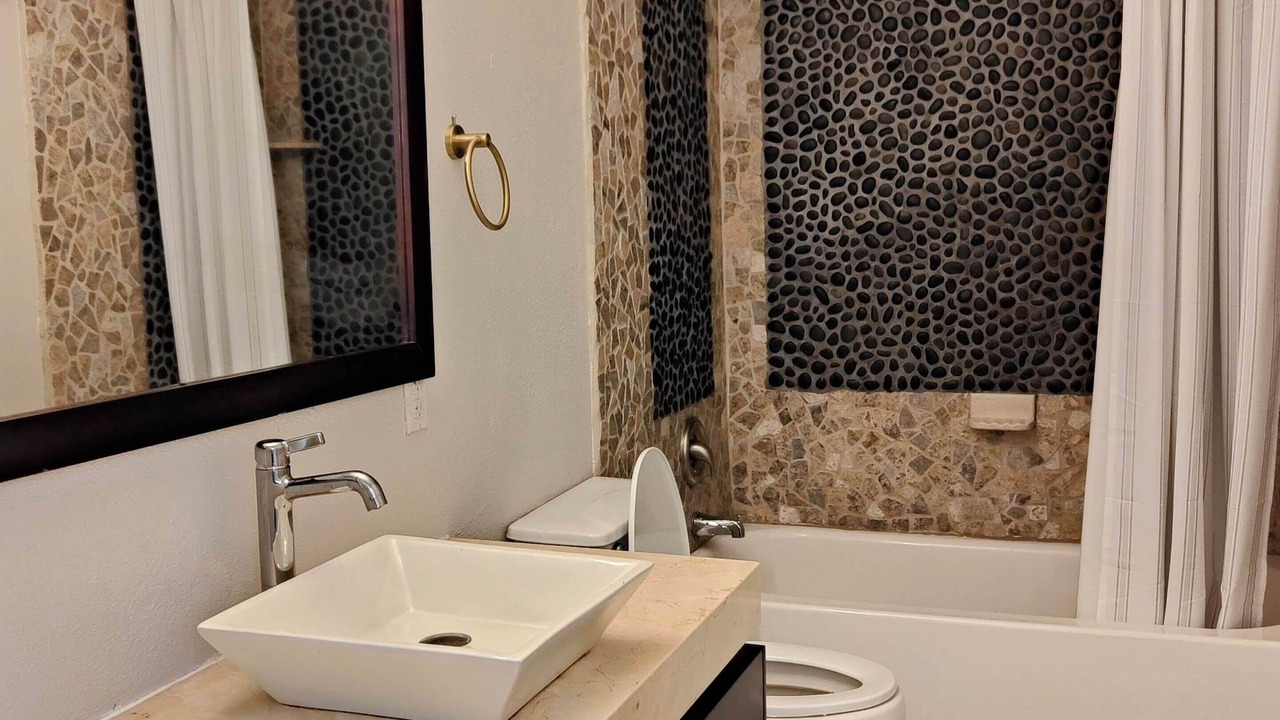 Photo of Bathroom in Blackshear-Prospect Hill
