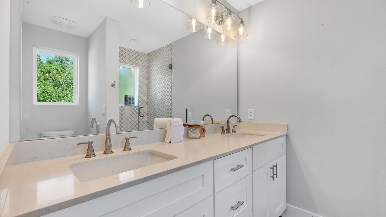 Photo of Bathroom in University Hills and Windsor Park