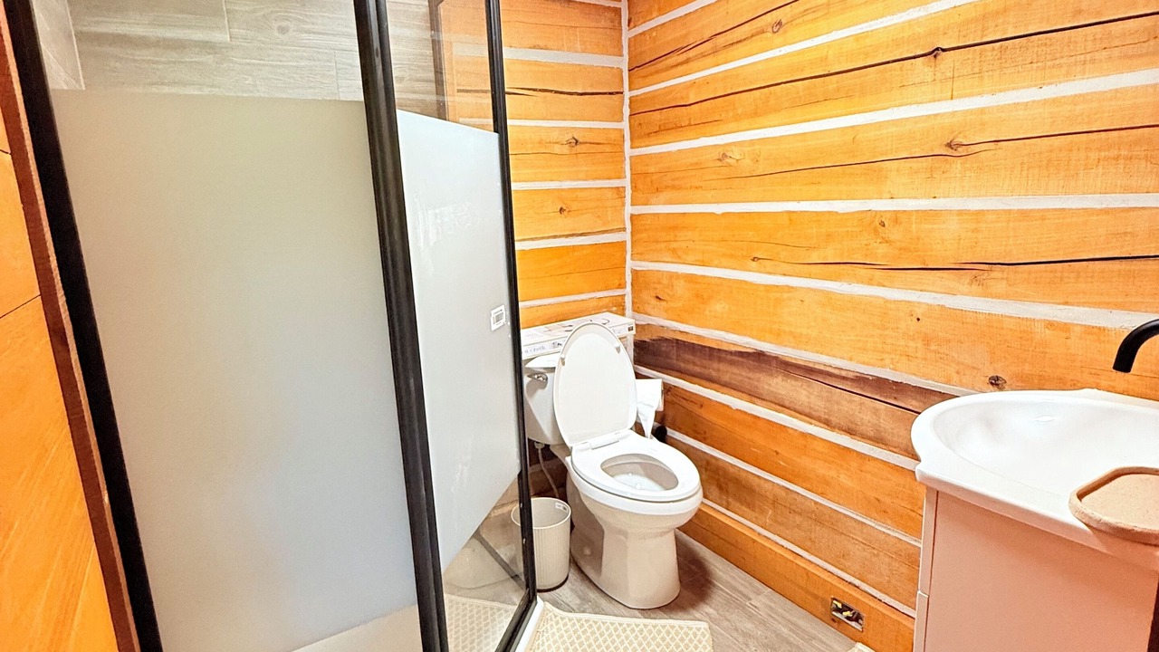 Photo of Bathroom in Mt Lookout