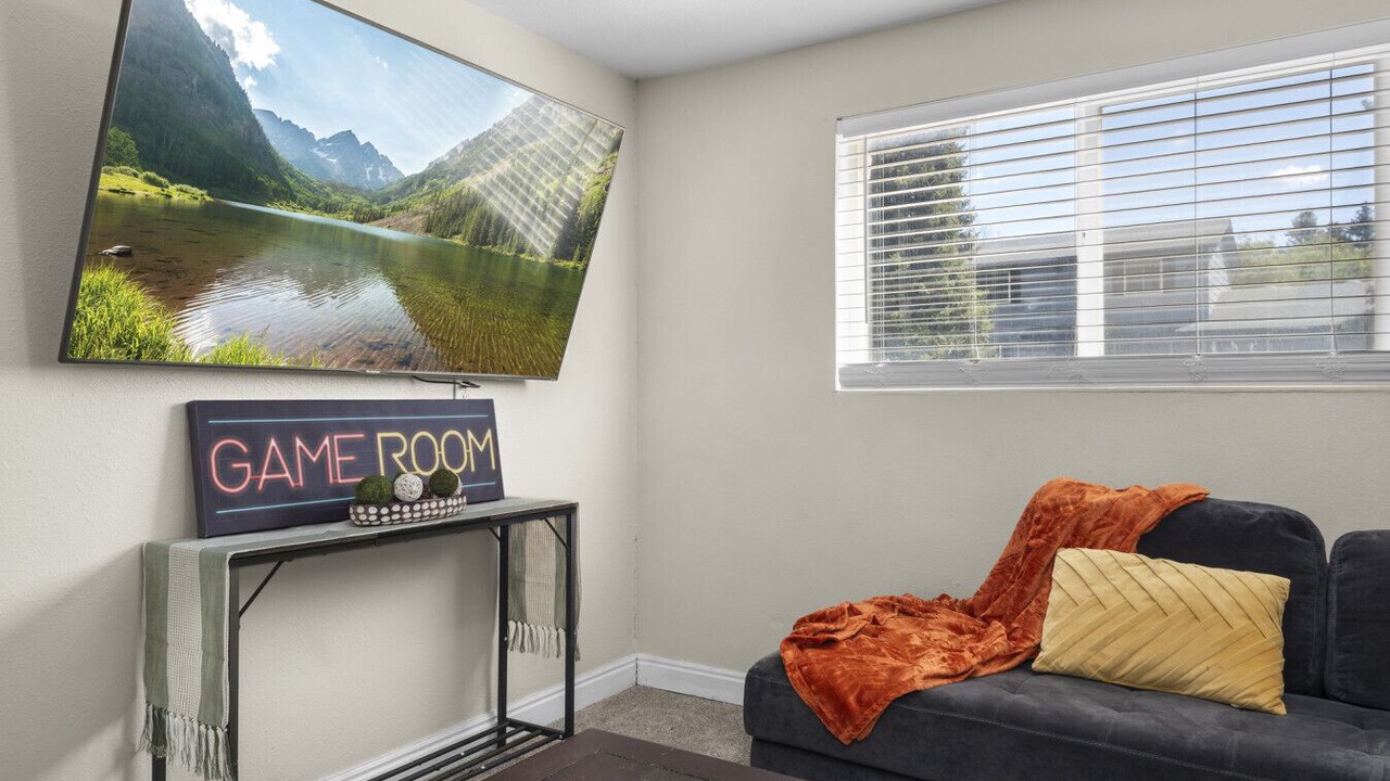 Photo of Livingroom in Castlewood