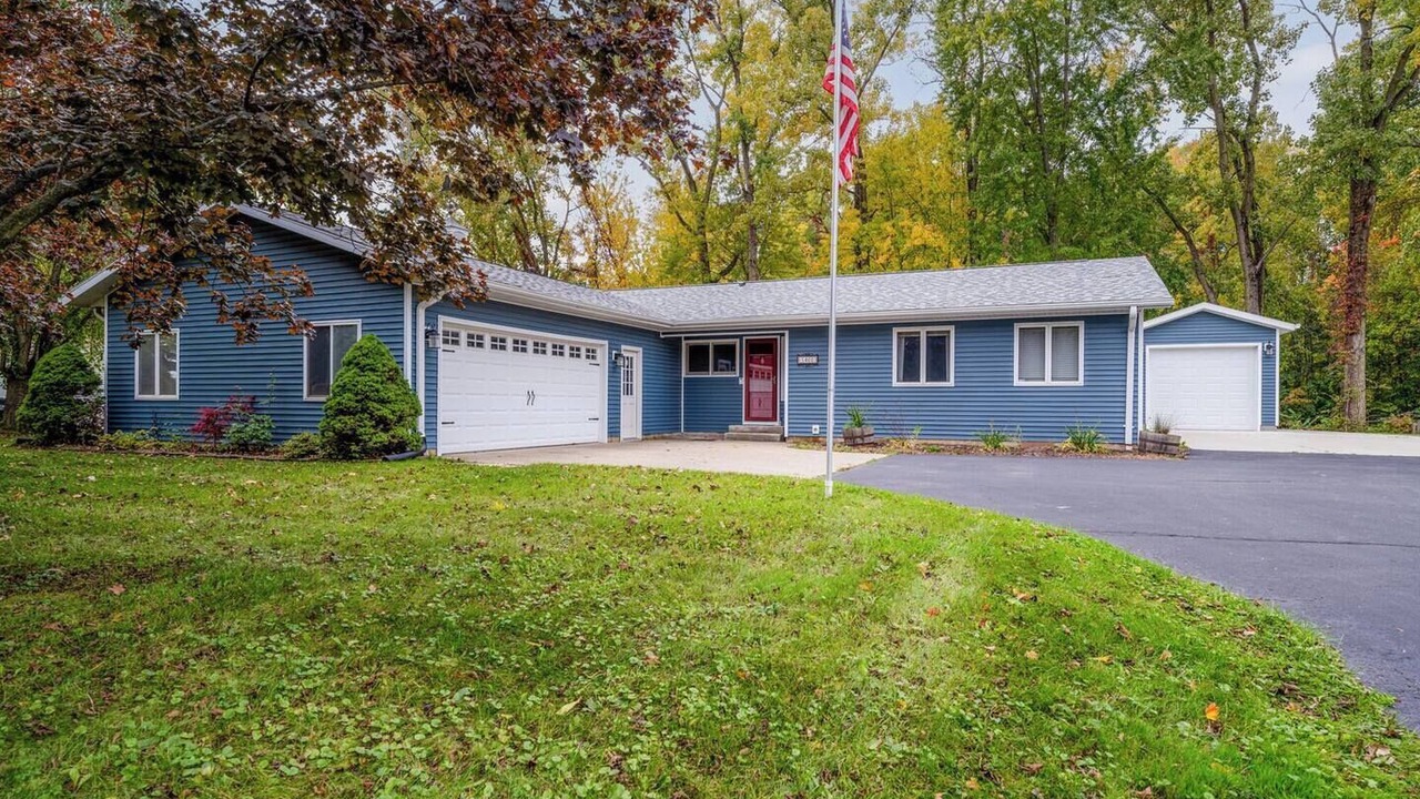 Photo of Outdoor in Paw Paw Lake