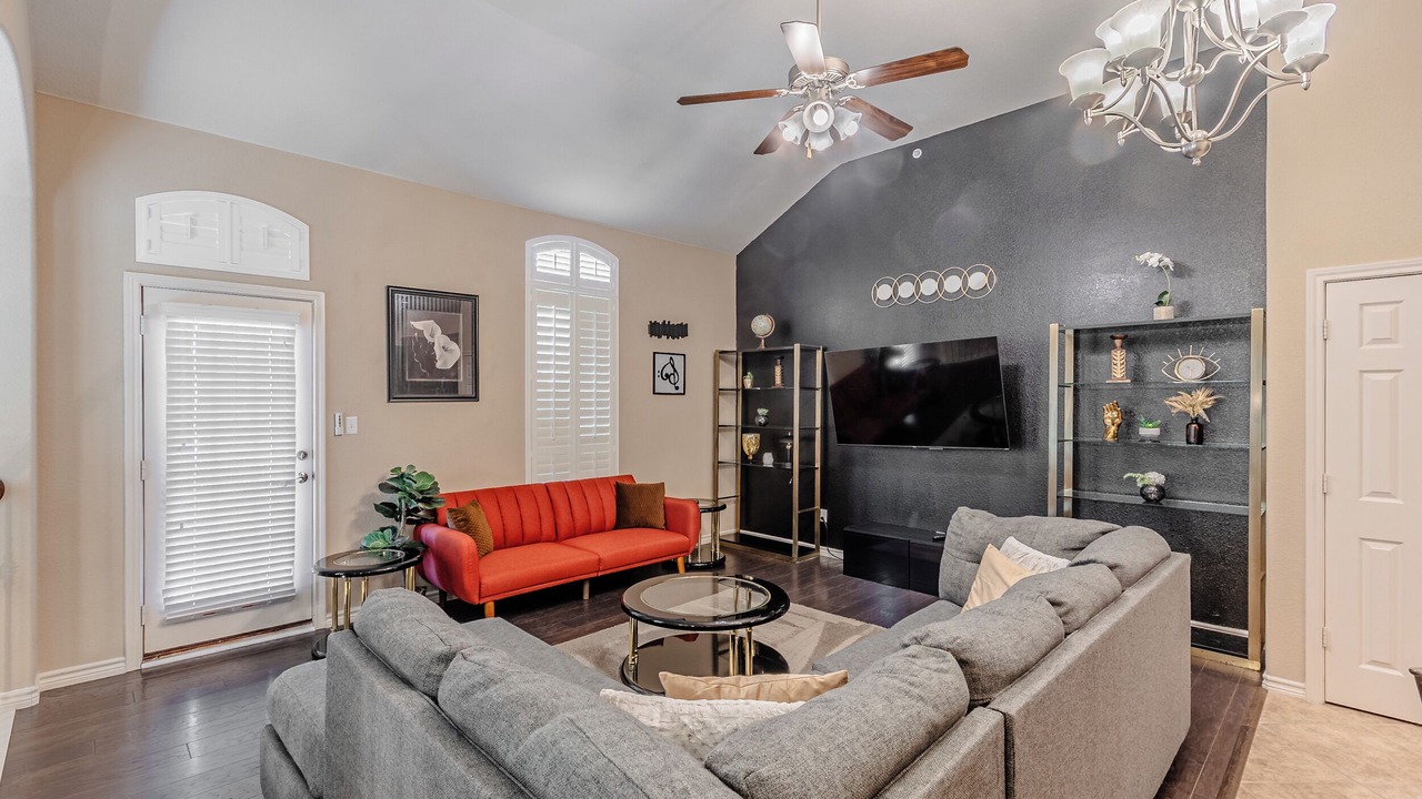 Photo of Livingroom in The Colony