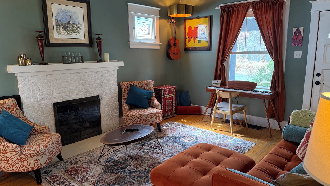 Photo of Livingroom in University