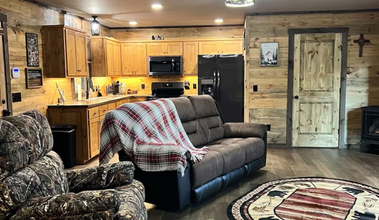 Photo of Livingroom in State Road