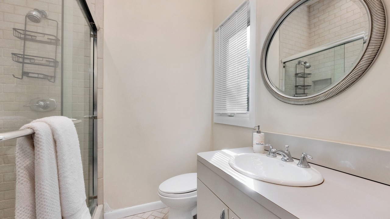 Photo of Bathroom in Lido Beach