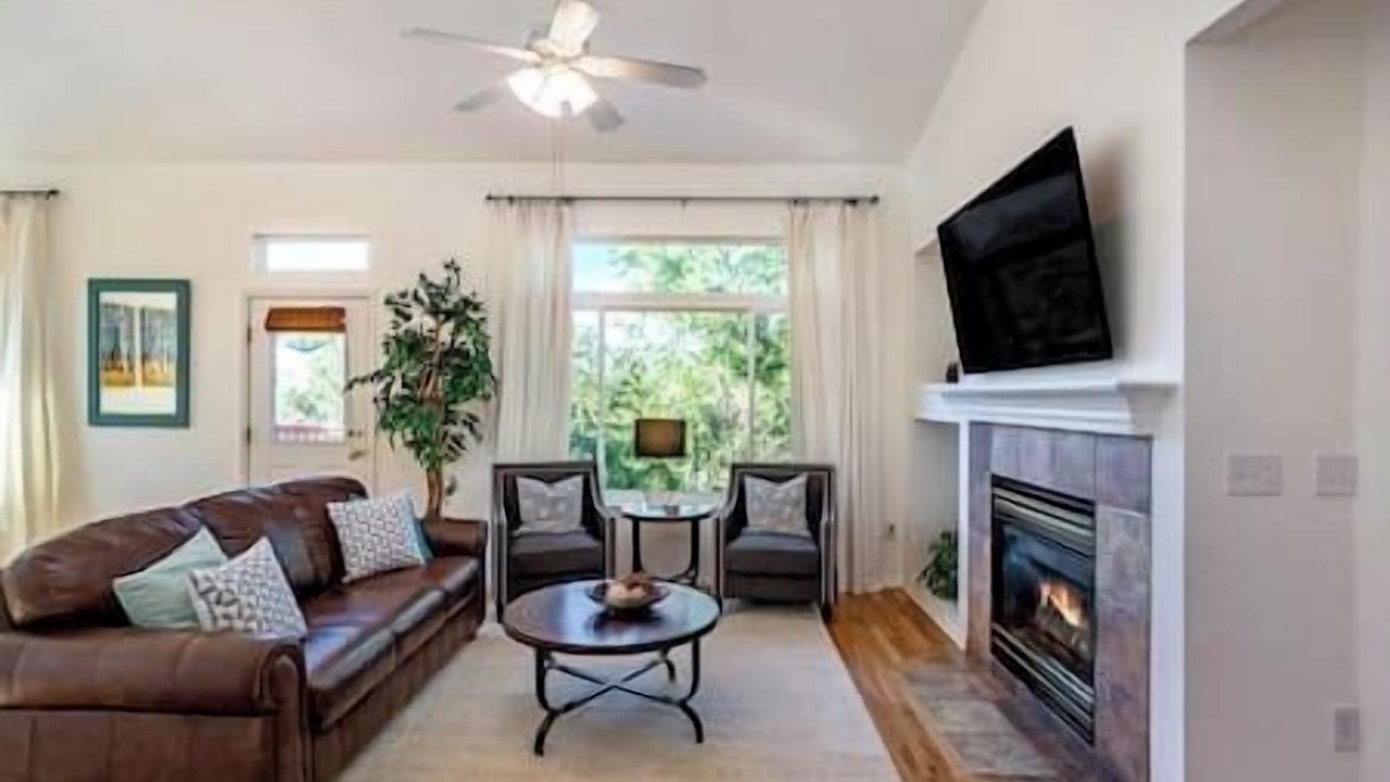 Photo of Livingroom in Castle Rock