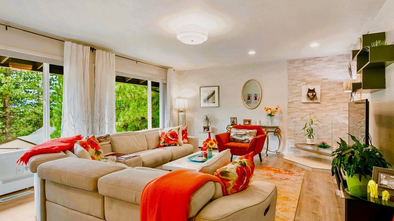Photo of Livingroom in Round Hill Village