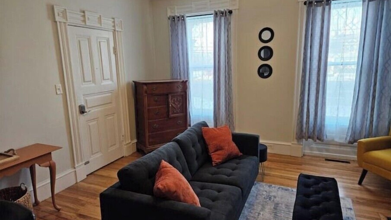 Photo of Livingroom in Utica