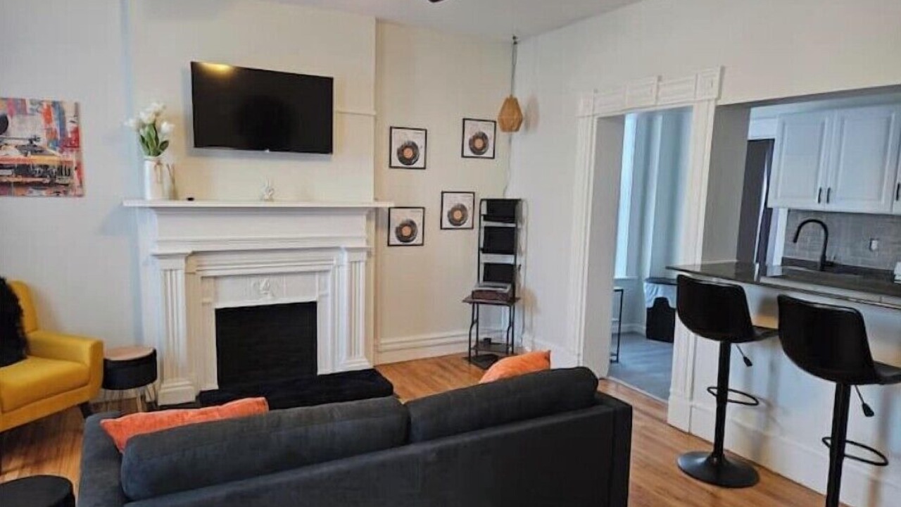 Photo of Livingroom in Utica