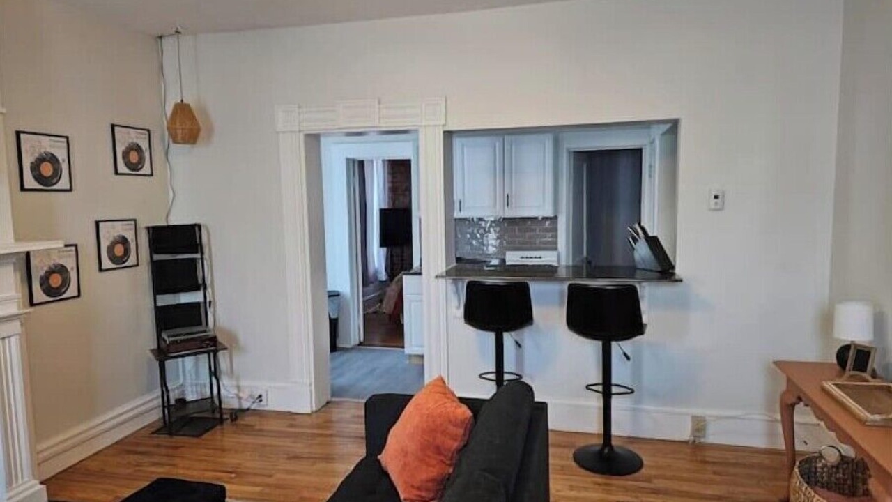 Photo of Livingroom in Utica