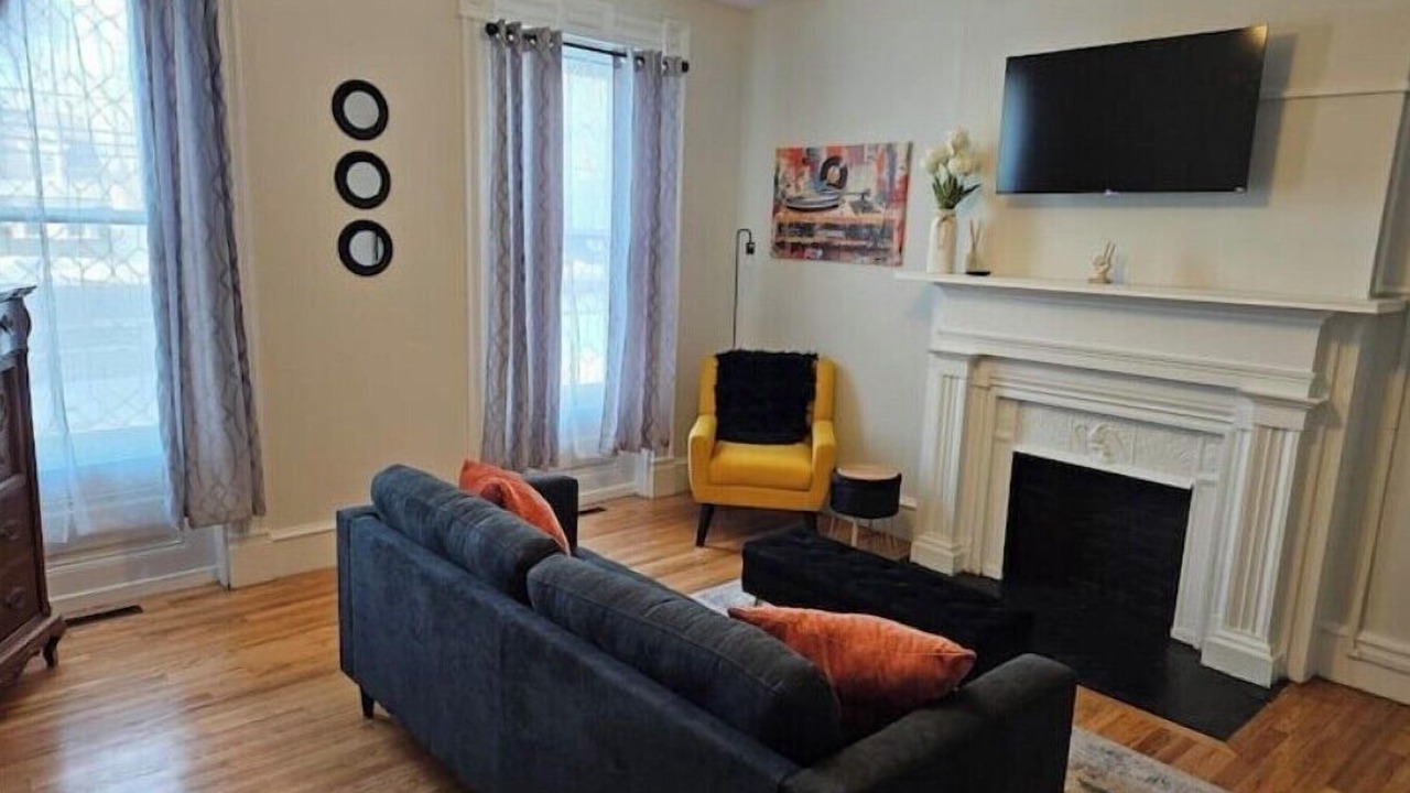 Photo of Livingroom in Utica