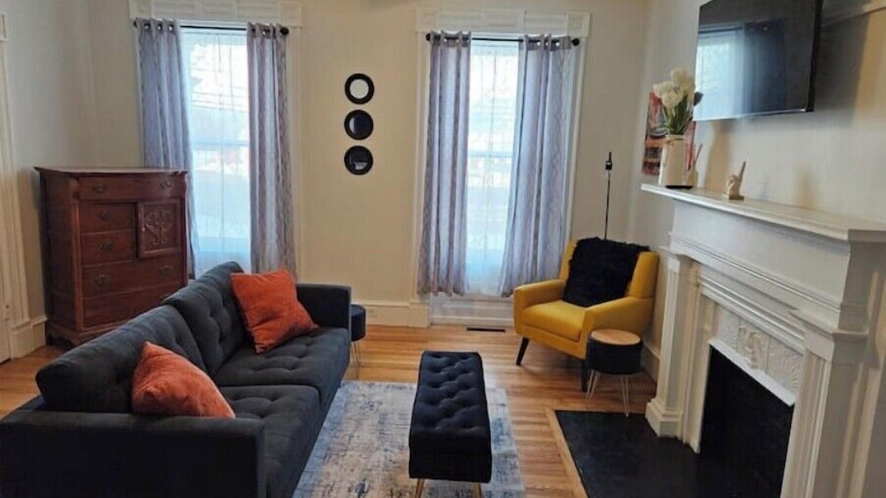 Photo of Livingroom in Utica