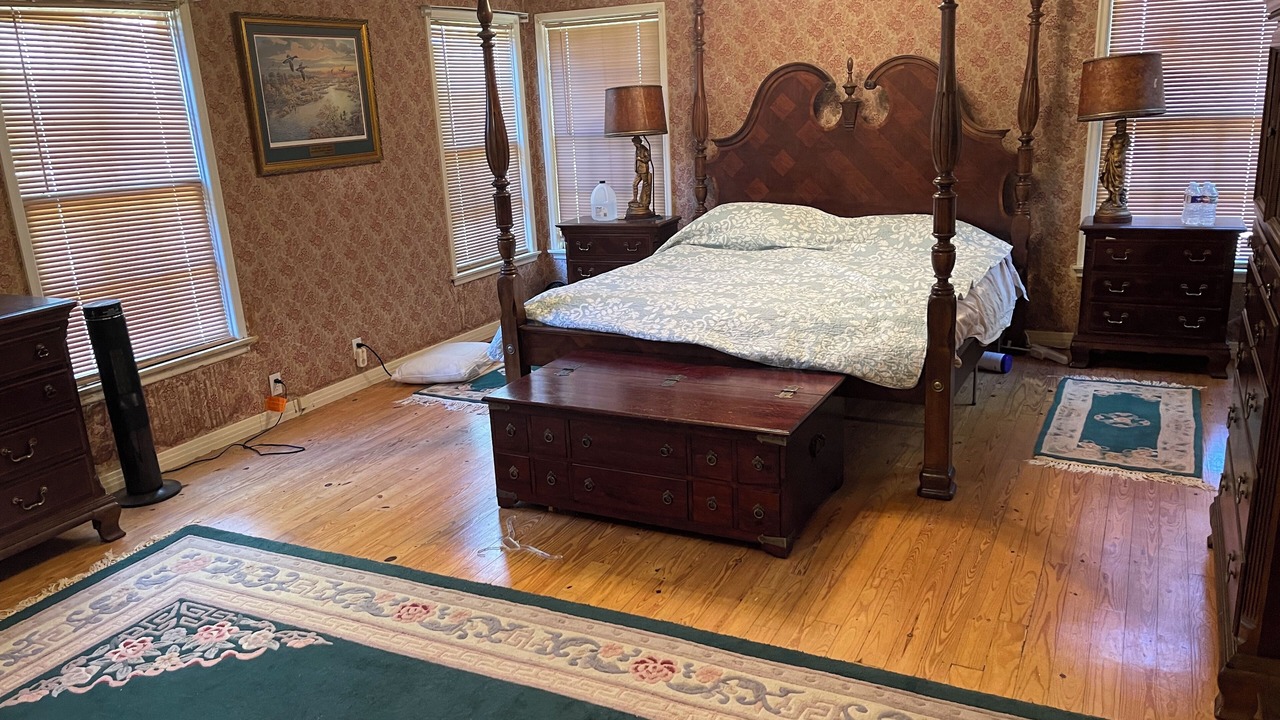 Photo of Bedroom in Flint