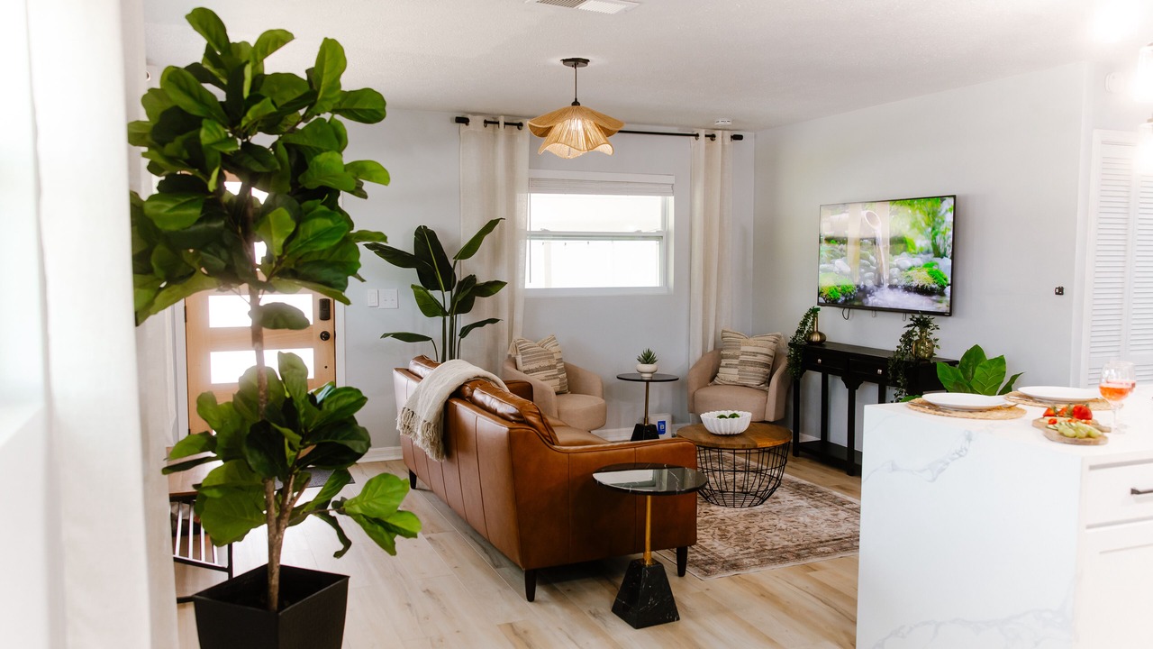Photo of Livingroom in Sandalwood