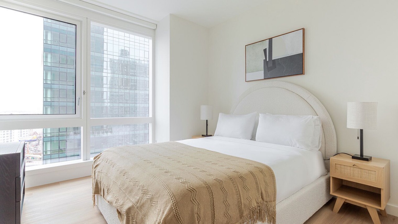 Photo of Bedroom in Hunters Point