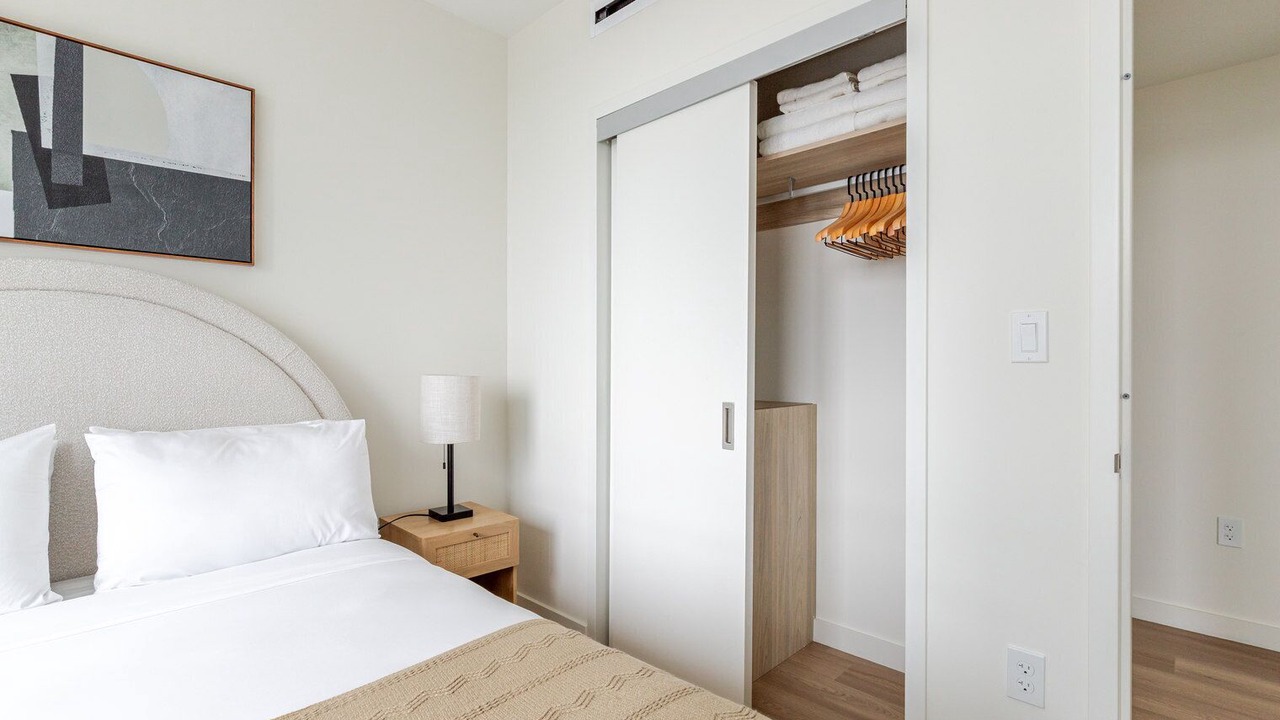 Photo of Bedroom in Hunters Point
