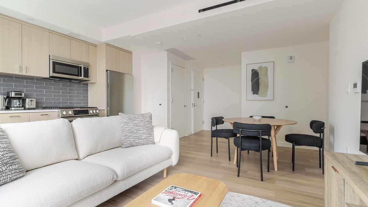 Photo of Livingroom in Hunters Point