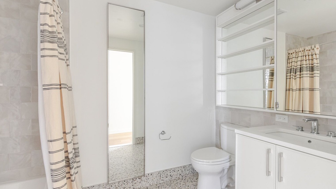 Photo of Bathroom in Hunters Point