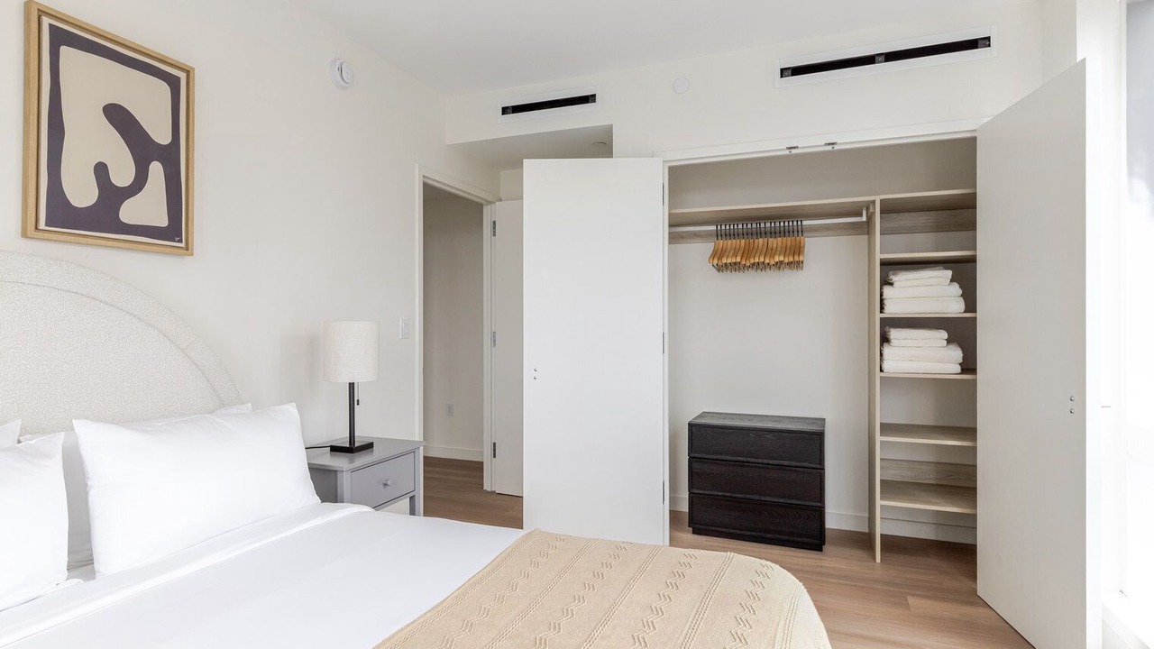 Photo of Bedroom in Hunters Point